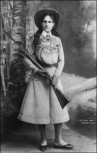 ΤΟ ΔΙΚΑΝΝΟ ΤΗΣ ANNIE OAKLEY
